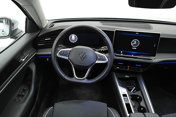 Volkswagen Passat 9 of 23