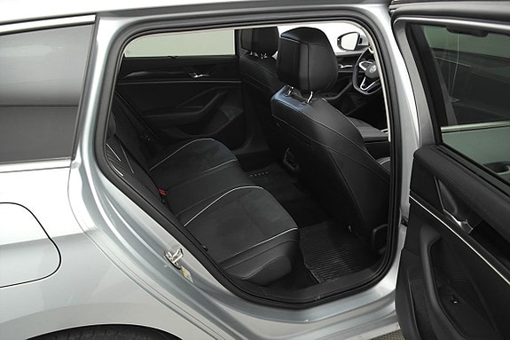Volkswagen Passat 20 of 23