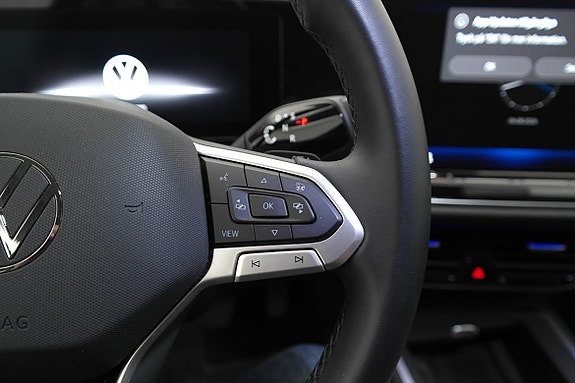 Volkswagen Passat 11 of 23