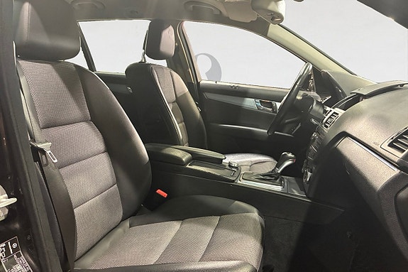 Mercedes-Benz C180 15 of 17