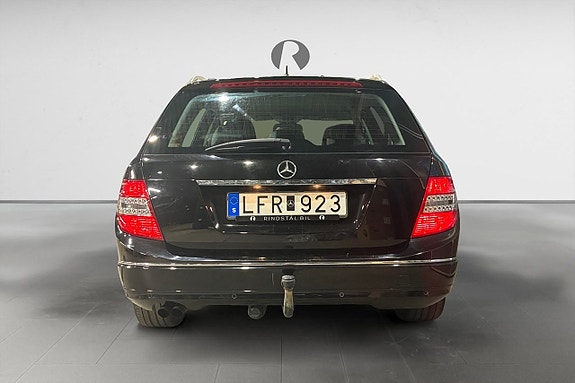 Mercedes-Benz C180 6 of 17