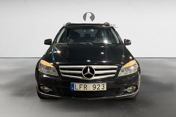 Mercedes-Benz C180 10 of 17