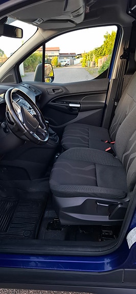 Ford Transit Connect 5 of 8