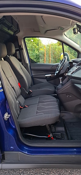 Ford Transit Connect 6 of 8