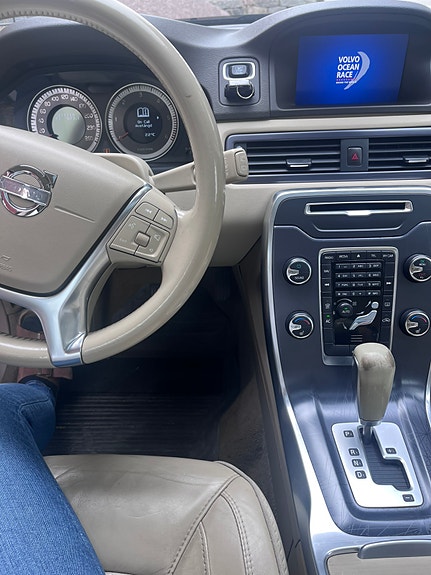 Volvo V70 4 of 5