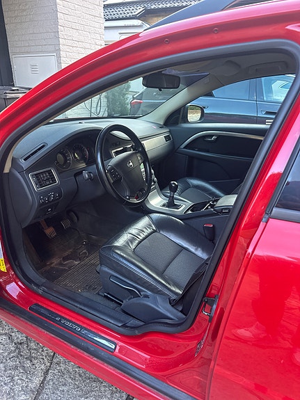 Volvo V70 5 of 9