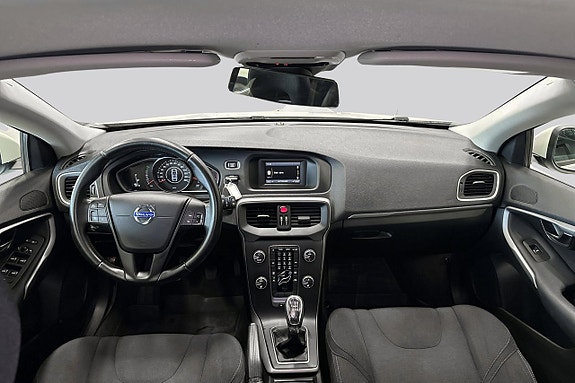 Volvo V40 7 of 16