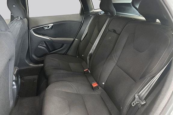 Volvo V40 9 of 16