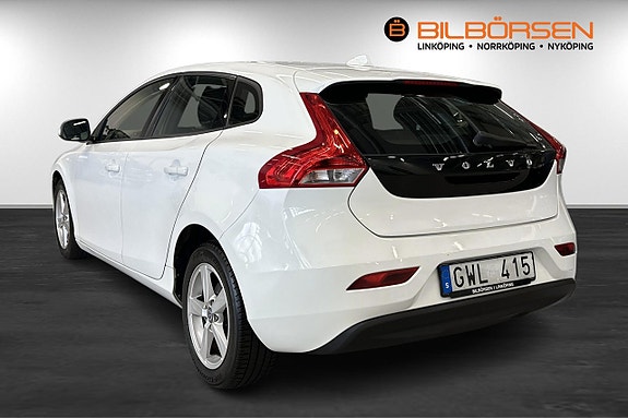 Volvo V40 6 of 16