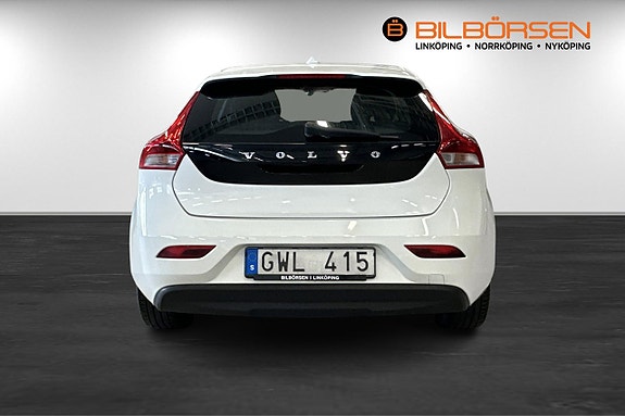 Volvo V40 5 of 16