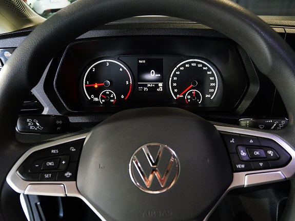 Volkswagen Caddy Maxi 10 of 26