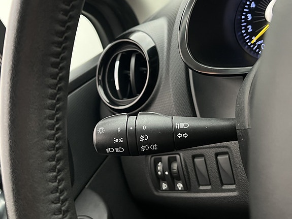 Renault Clio 18 of 22