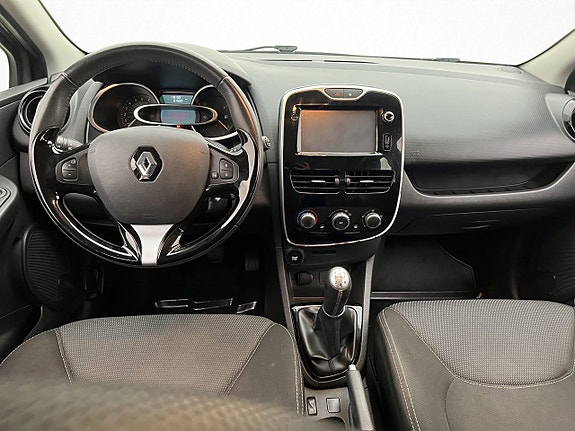 Renault Clio 12 of 22