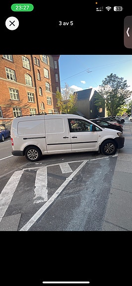 Volkswagen Caddy Maxi 3 of 5