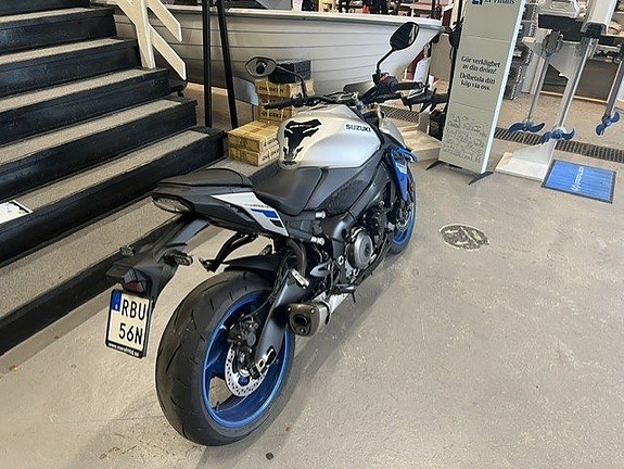 Suzuki GSX-S1000 5 of 6