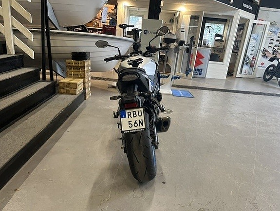 Suzuki GSX-S1000 3 of 6