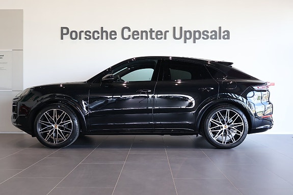 Porsche Cayenne 2 of 15