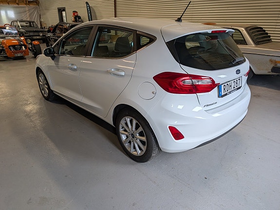 Ford Fiesta 2 of 9