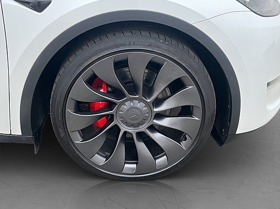 Tesla Model Y 30 of 30