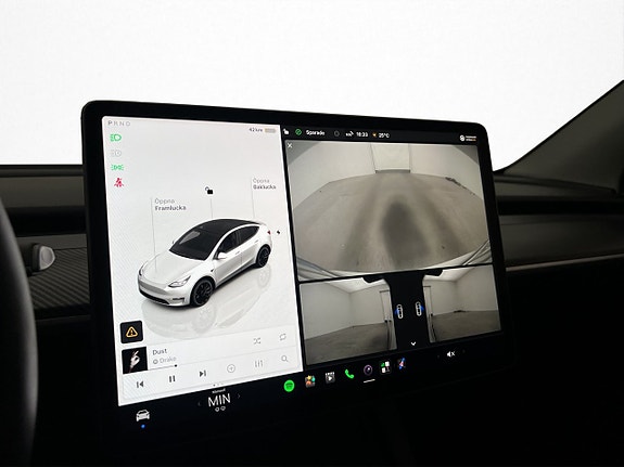 Tesla Model Y 23 of 30