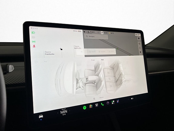 Tesla Model Y 25 of 30