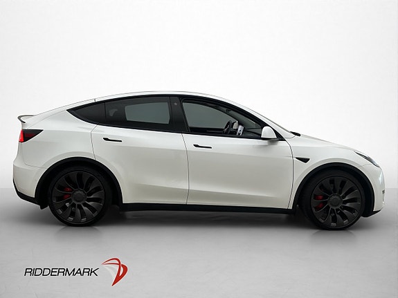 Tesla Model Y 9 of 30