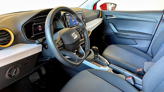 Seat Arona 7 of 12