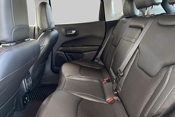 Jeep Compass 9 of 11