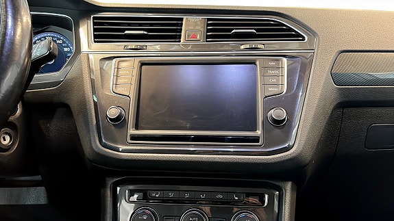 Volkswagen Tiguan 9 of 14