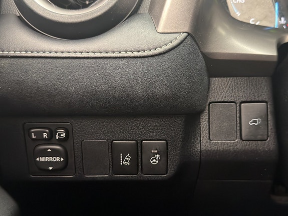 Toyota RAV4 15 of 30