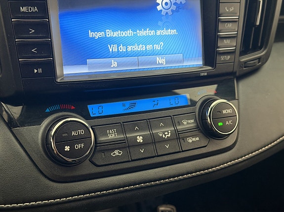 Toyota RAV4 25 of 30