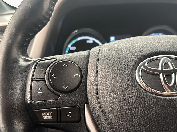 Toyota RAV4 17 of 30