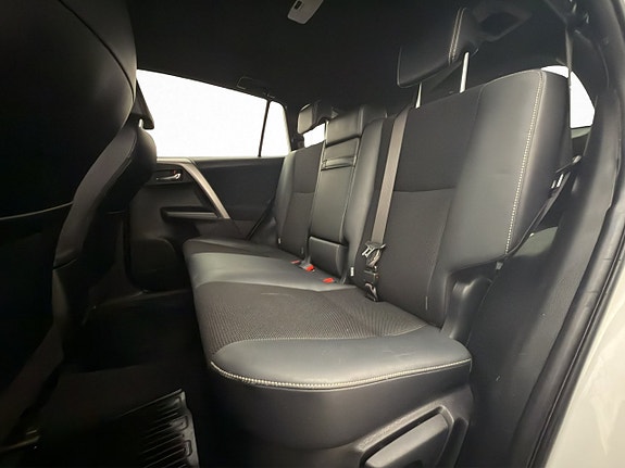 Toyota RAV4 29 of 30