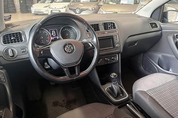 Volkswagen Polo 11 of 16