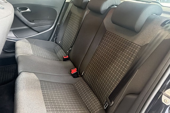 Volkswagen Polo 10 of 16