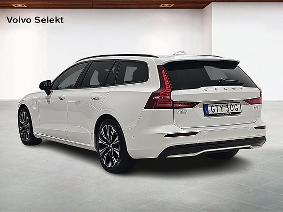 Volvo V60 2 of 14
