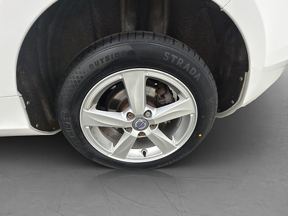 Volvo V40 26 of 28
