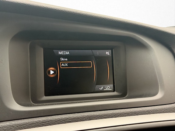 Volvo V40 19 of 28