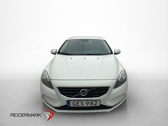 Volvo V40 2 of 28