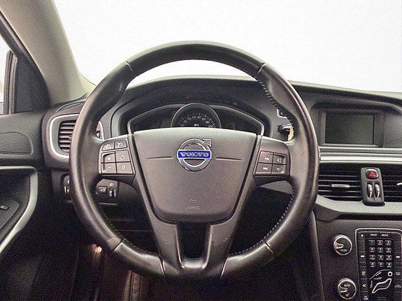 Volvo V40 13 of 28