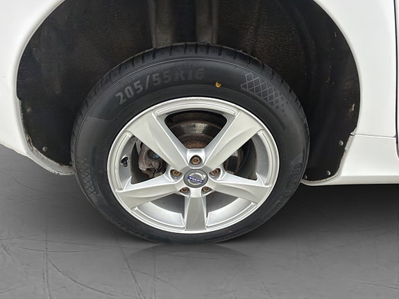 Volvo V40 27 of 28