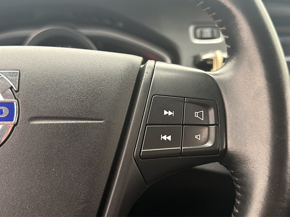 Volvo V40 17 of 28