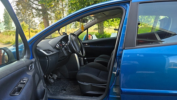 Peugeot 207 4 of 8