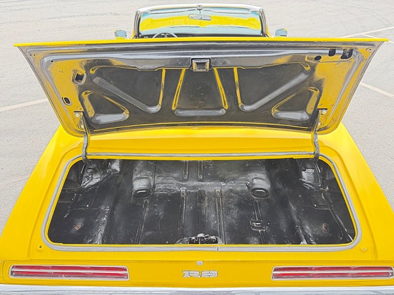 Chevrolet Camaro 20 of 20