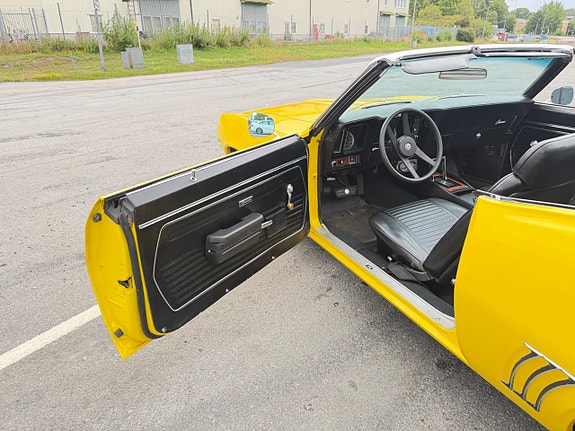 Chevrolet Camaro 9 of 20