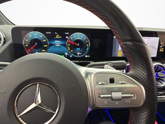 Mercedes-Benz GLA250 e 16 of 30