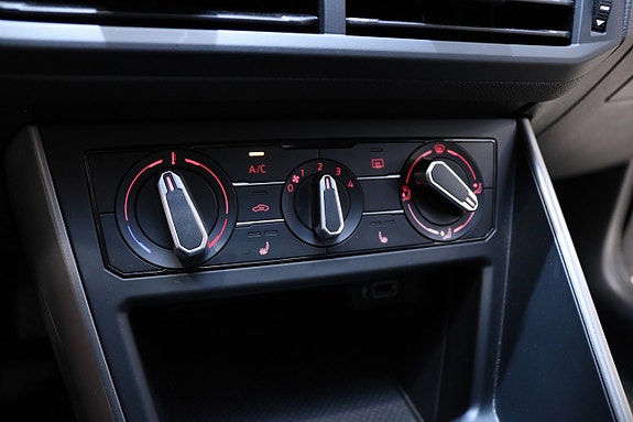 Volkswagen Polo 18 of 22