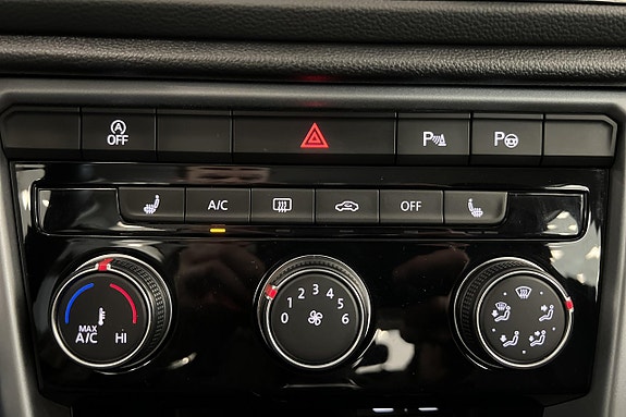 Volkswagen T-Roc 21 of 23
