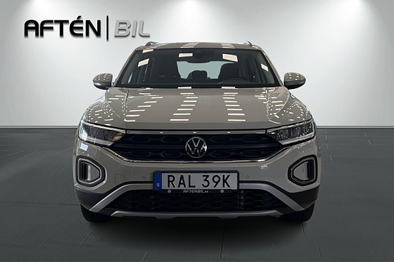 Volkswagen T-Roc 3 of 23
