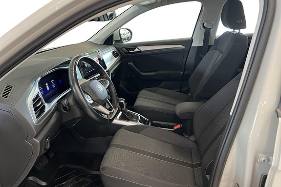 Volkswagen T-Roc 13 of 23